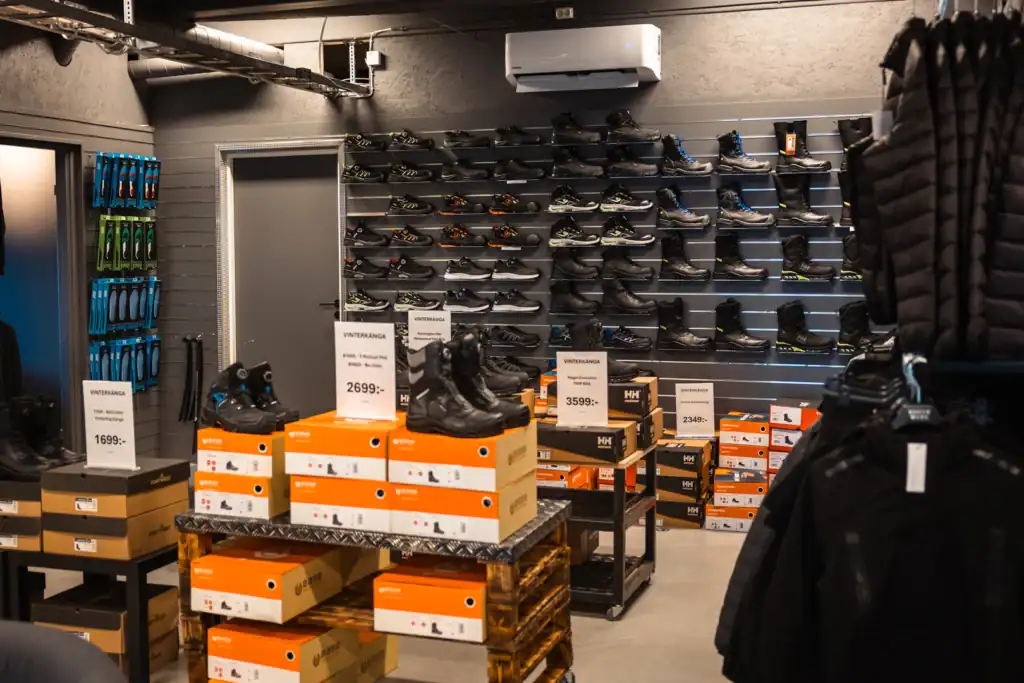 Skobutik med skyddsskor och arbetskläder
